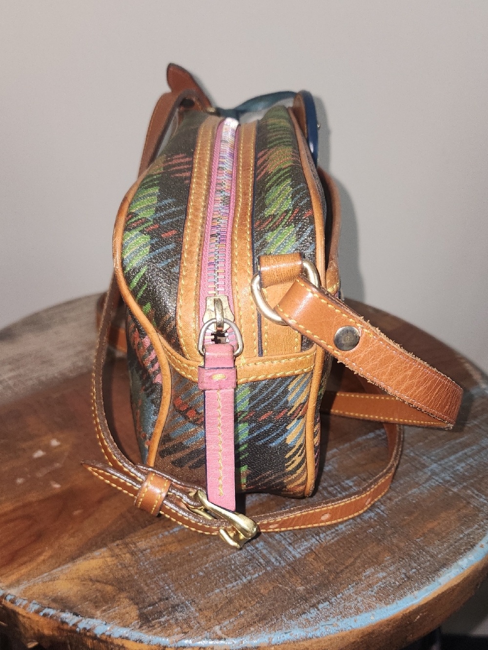 Dooney & Bourke Vintage Leather Rainbow Plaid Crossbody Baguette Pink Blue Y2K - Picture 4 of 16